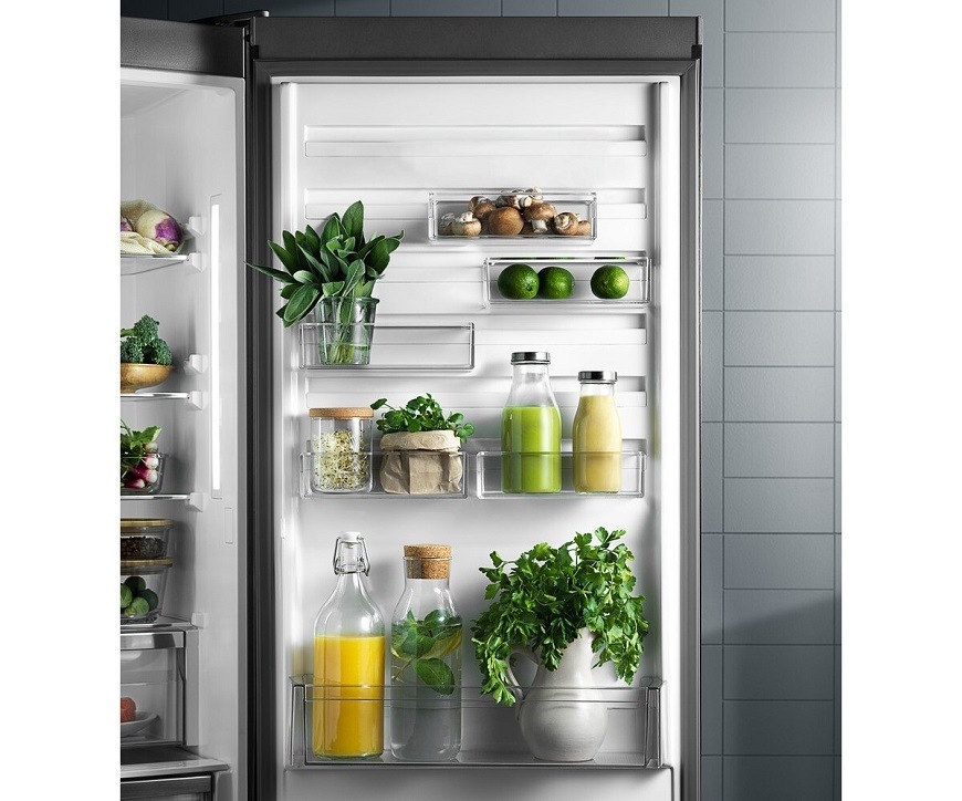 Chladnička s mrazničkou Electrolux LNC7ME32X3 sivá