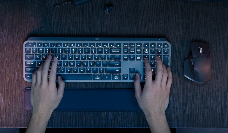 Klávesnica Logitech MX Keys S Plus, US layout - grafitová Klávesnica Logitech MX Keys S Plus, US layout - grafitová