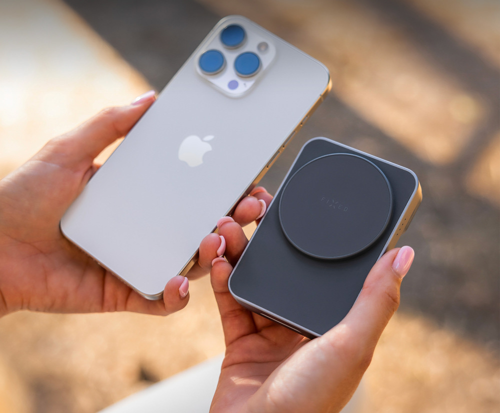 Powerbank FIXED MagZen 5 Stand, nabíjení Apple Watch, MagSafe, 5000 mAh sivá FIXED MagZen 5 Stand USB-C umožňuje káblové nabíjanie a Power Delivery.