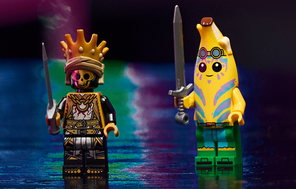 Stavebnica prepája stavanie s Fortnite vďaka bonusovému outfitu Island Adventure Peely odomykateľnému v hre.