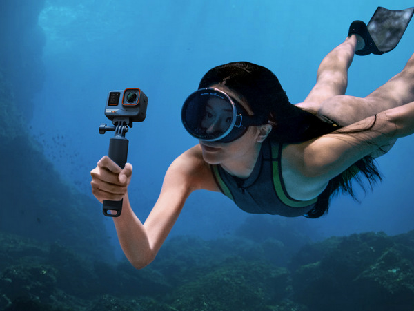 Outdoorová kamera Insta360 Ace Pro čierny
