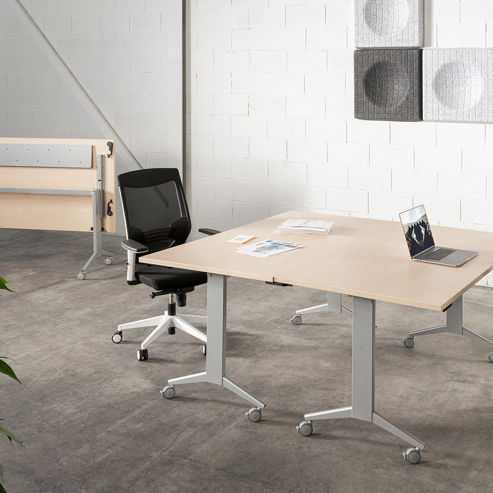 Stolička podporuje ergonomické sedenie