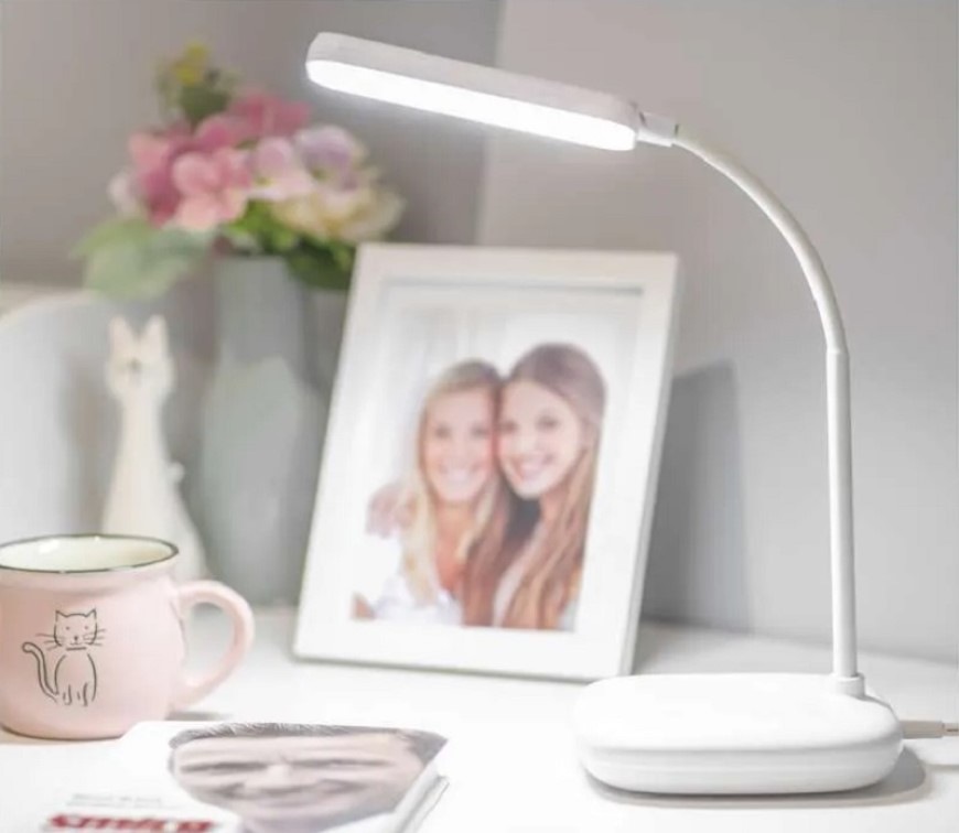 Stolná lampa EMOS MOLLY, 650 lm, stmievanie, 12 W, studená/teplá/neutrálna biela biela Stolná LED lampička EMOS MOLLY, 650 lm, stmievanie, 12 W, studená/teplá/neutrálna biela - biela