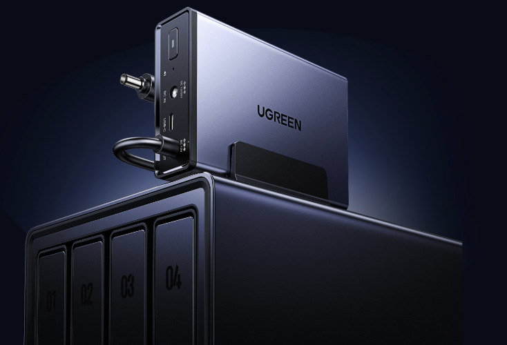Záložný zdroj UGREEN 45615 NAS UPS 120W DC (záložné napájanie pro NAS) sivé Záložný zdroj UGREEN 45615 NAS UPS 120W DC umiestnený na kompatibilnom NAS serveri