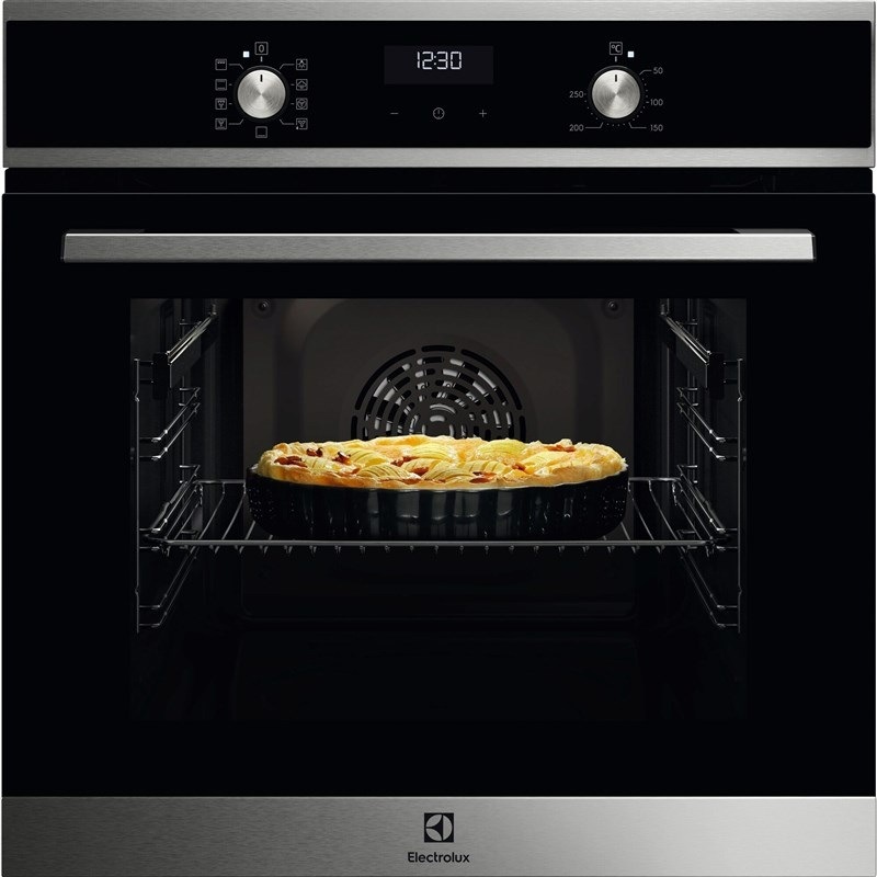 Teplovzdušná vstavaná rúra Electrolux EOD5F70BX séria 500 SurroundCook SteamBake