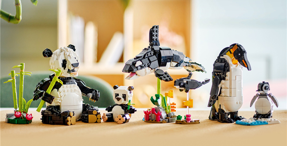 Stavebnica LEGO® Creator 3 v 1 31165 Divoké zvieratá: Pandia rodinka Možnosť opakovaného prestavovania a aplikácie LEGO Builder prinášajú deťom tri rôzne modely aj nové kreatívne zážitky.