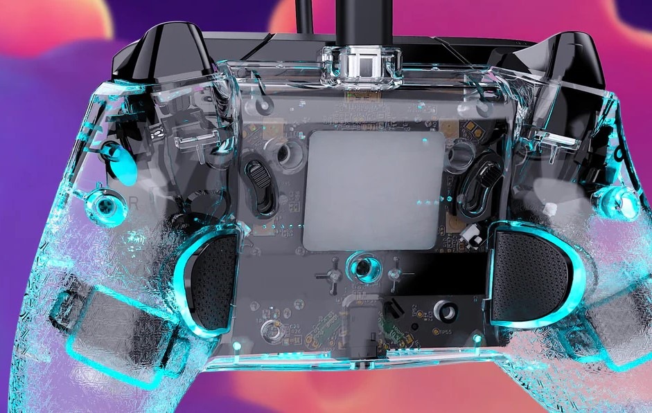 Gamepad Turtle Beach Afterglow Wired RGB, XBOX X/S, XBOX One, PC priehľadný Pohľad na zadnú stranu káblového ovládača Turtle Beach Afterglow Wired RGB.