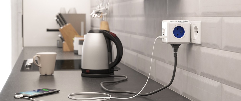 Rozbočovacia zásuvka Cubenest Powercube Original USB PD 20W, USB, USB-C, 4x zásuvka biela/červená Rozbočovacia zásuvka Cubenest Powercube Original USB PD 20W, USB, USB-C, 4x zásuvka biela/červená