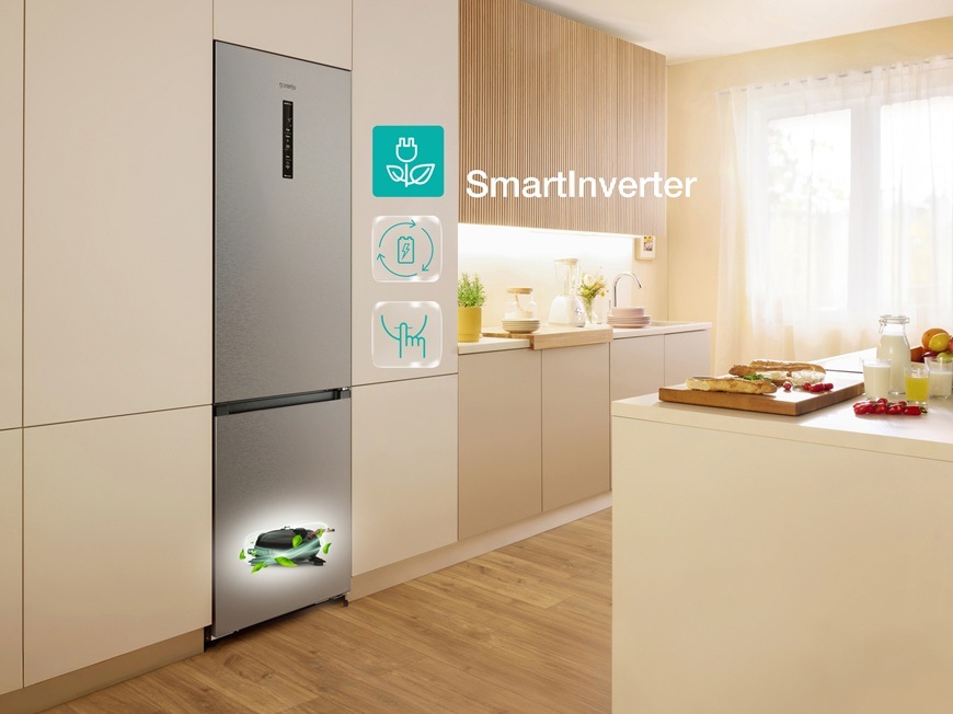 Chladnička s mrazničkou Gorenje G600 NRB620C61BX4WFE čierna Chladnička Gorenje NRB620C61BX4WFE je zapasovaná do kuchynského výklenku v modernej domácnosti. Na pravej strane od chladničky je graficky znázornená invertorová technológia. V spodnej časti chladničky je invertorový motor.