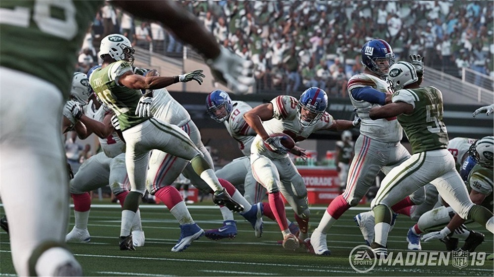 V hre One Madden NFL 19 môžete pôsobiť ako sólo hráč aj hrať s priateľmi.