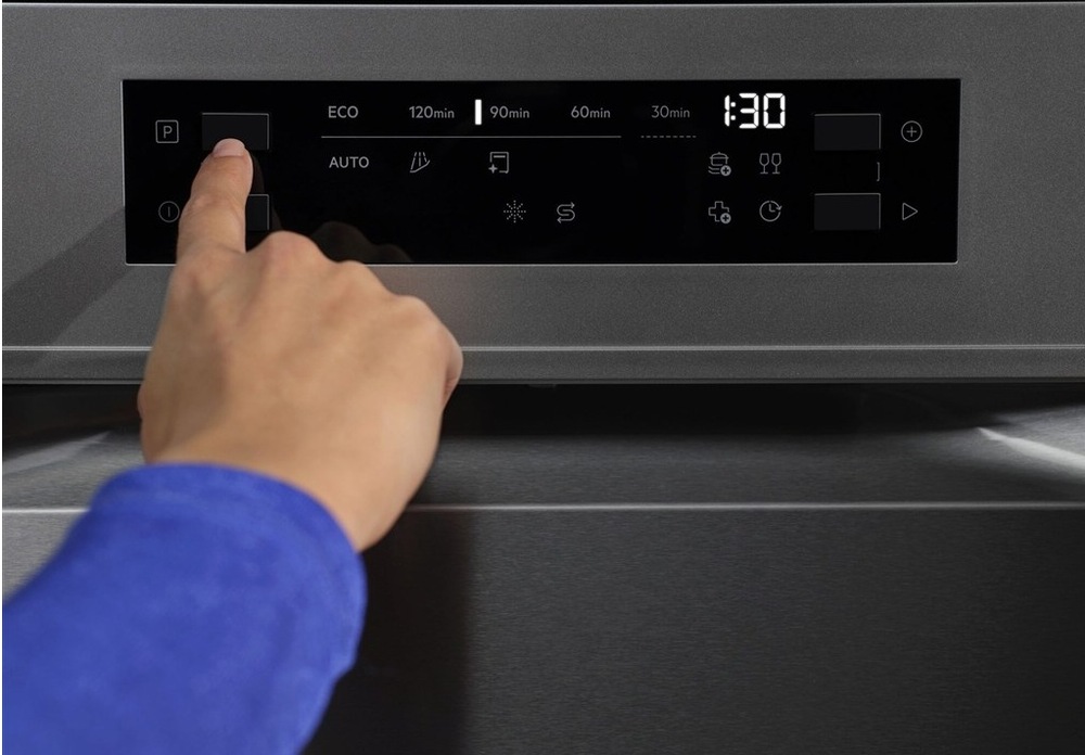 Umývačka riadu AEG série 6000 GF6101C2SNM nerez Ovládací panel TimeSelect umývačky AEG.