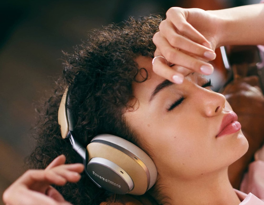Slúchadlá Bowers & Wilkins Px8 hnedá Slúchadlá Bowers & Wilkins Px8 hnedá