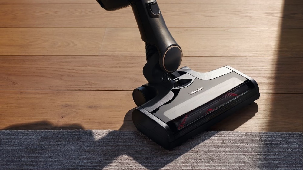 Tyčový vysávač Miele Triflex HX2 125 Gala Edition
