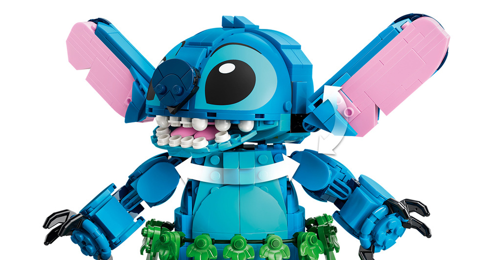 Stavebnica LEGO® │ Disney 43296 Stitch a Scrump Stitch meria cez 19 cm a so Scrumpom vytvorí veselú výstavku, ktorá poteší fanúšikov filmu Lilo a Stitch.