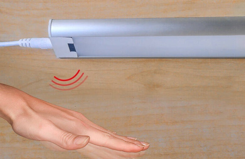 Podlinkové svietidlo Solight bezdotykové, stmievateľné, IR sensor, 9W, 4100K, 60cm biele Podlinkové svietidlo Solight bezdotykové, stmievateľné, IR sensor, 9W, 4100K, 60cm biele