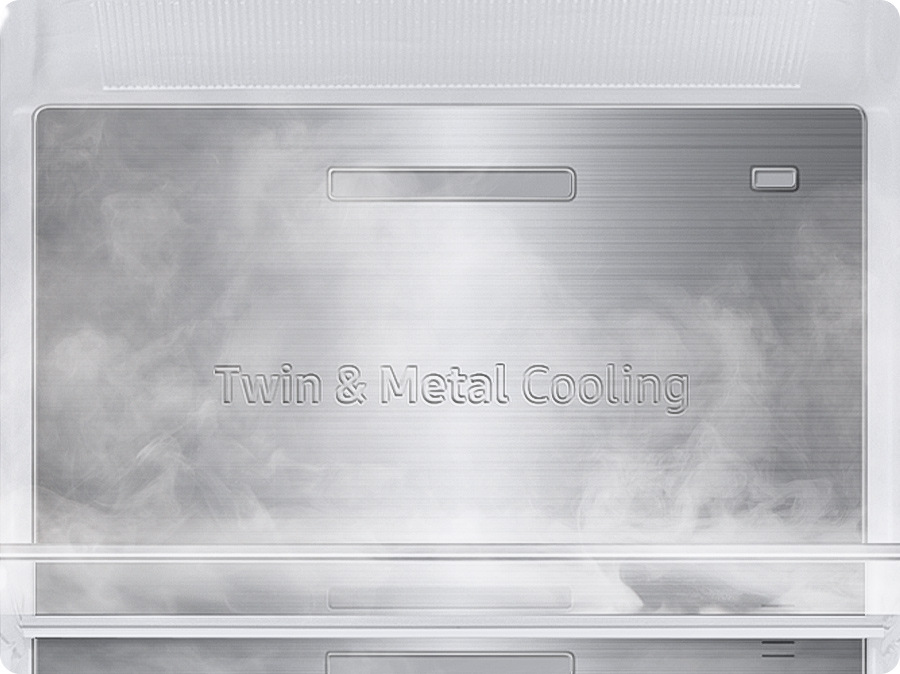 Kovová doska Metal Cooling na zadnej stene chladničky Samsung RS90F66BETEO