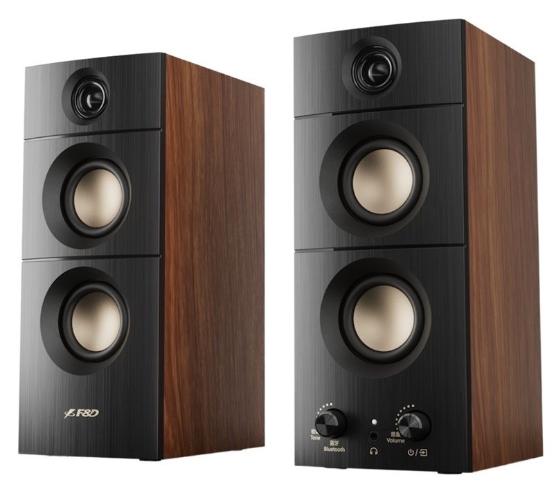 Kompaktné stereo reproduktory Fenda s výkonom až 20 W, čierno-hnedá farba