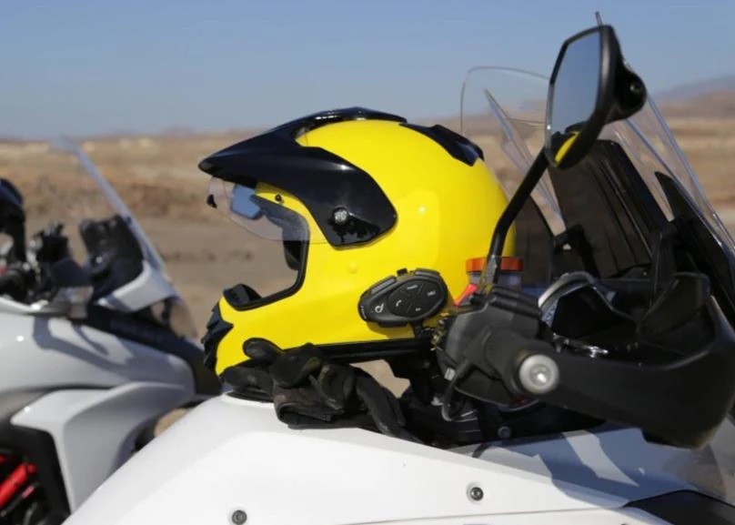 Handsfree Interphone TOUR HD čierne Handsfree Interphone TOUR HD čierne