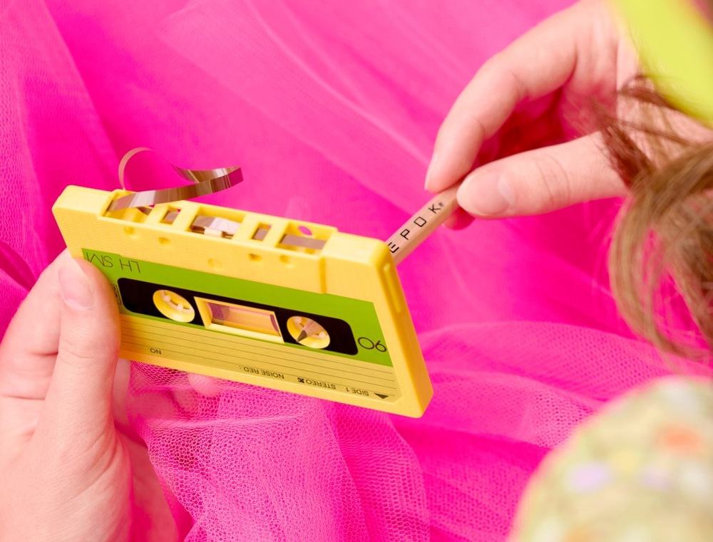 Walkman Bigben BTTAPEBL biely/modrý Walkman Bigben podporuje funkciu Auto Reverse