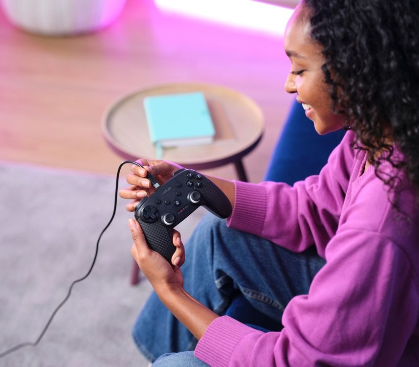 Gamepad Trust GXT542 MUTA Wireless čierny GXT542 Muta Wireless (24790)