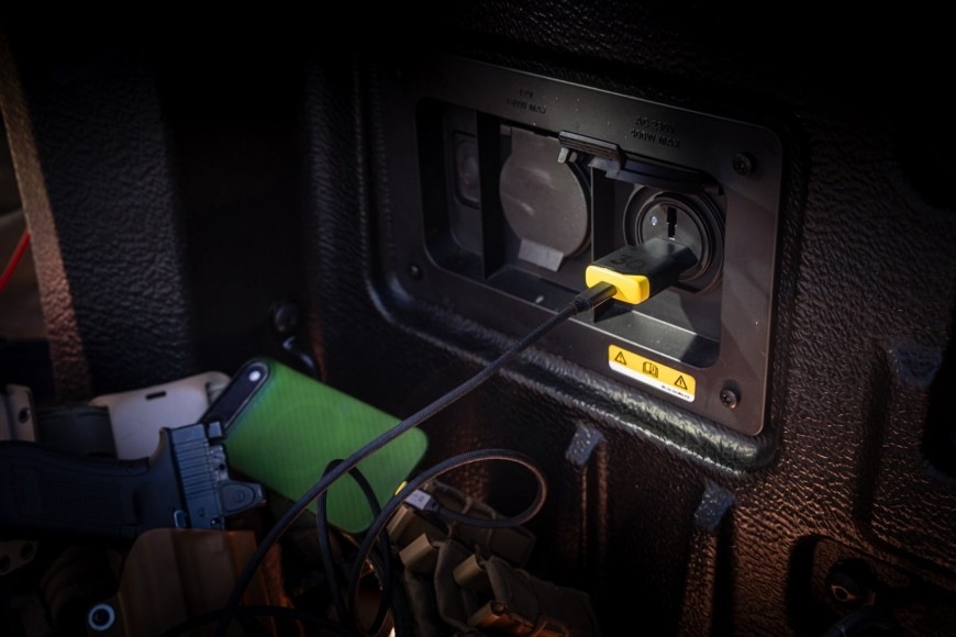 Nabíjačka do siete Tactical Minimi GaN 30W, 1×USB-C čierna/žltá Nabíjačka do siete Tactical Minimi s technológiou GaN nabíja mobilný telefón