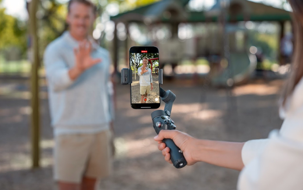 Stabilizátor DJI Osmo Mobile 8 Osmo Mobile 8 Advanced Tracking Combo čierny