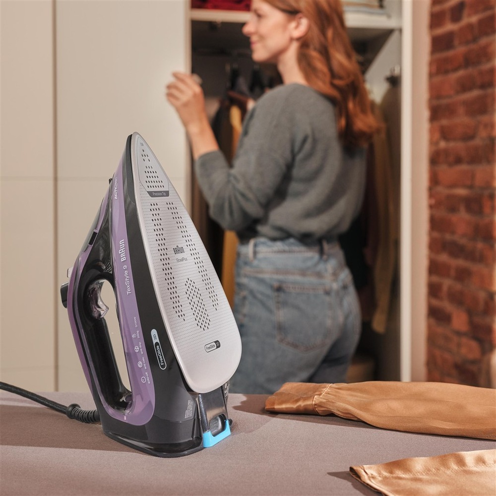 Žehlička Braun TexStyle 9 SI9661.VI fialová Postavená žehlička Braun SI9661.VI TexStyle 9″ width=
