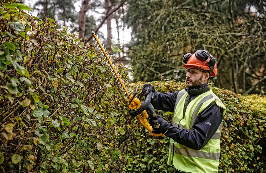 Nožnice na živý plot Dewalt DCMHT563N-XJ (bez batérie)
