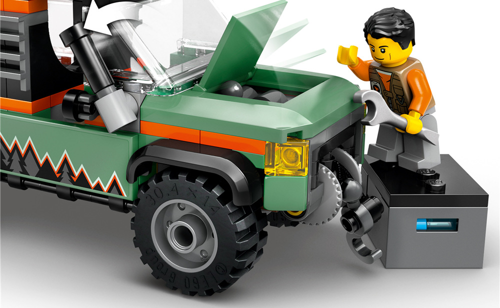 Stavebnica LEGO® City 60447 Terénní horské nákladní auto 4x4 Horské nákladné vozidlo je možné kombinovať s ďalšími modelmi LEGO City a ponúka deťom od 6 rokov veľa dobrodružného hrania.