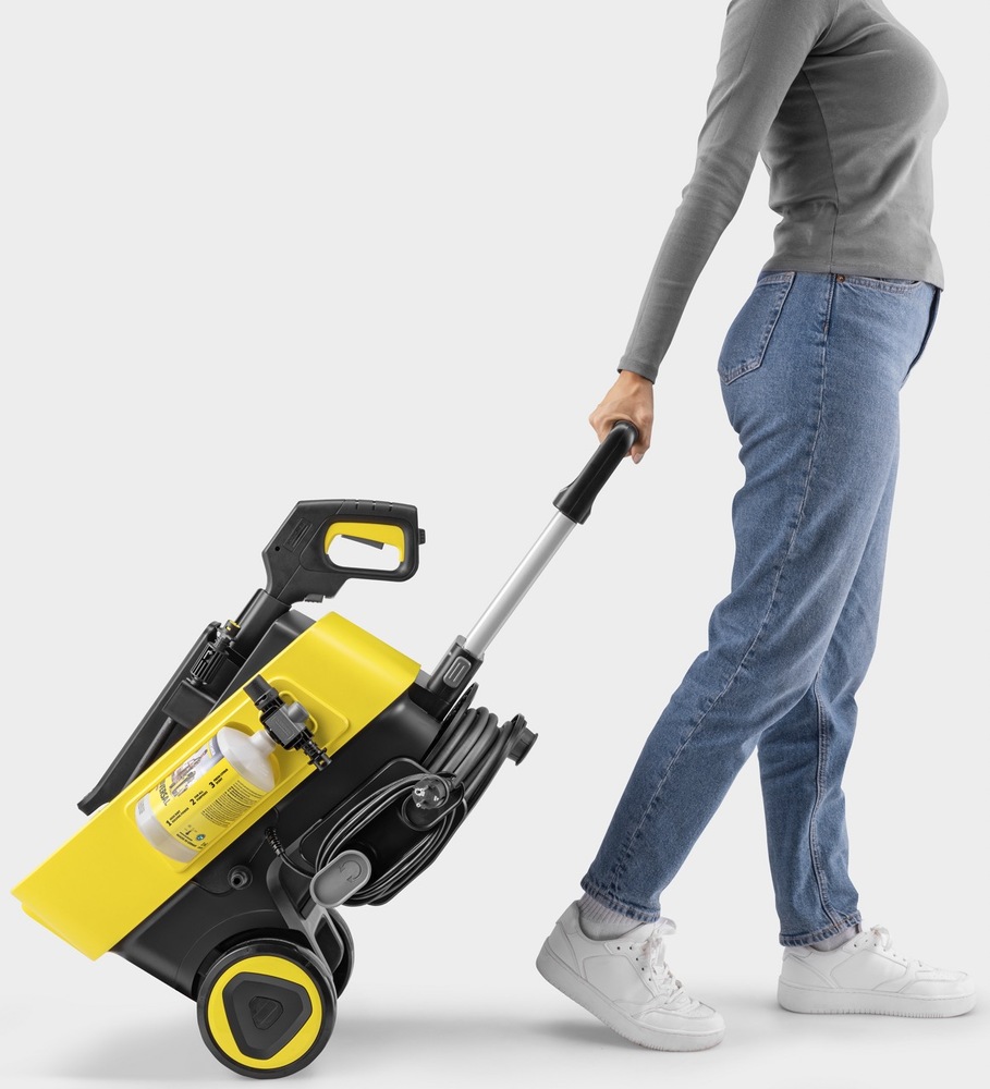 Vysokotlakový čistič Kärcher K 7 Comfort Premium Car & Home s teleskopickou rukoväťou a navijakom hadice pri preprave