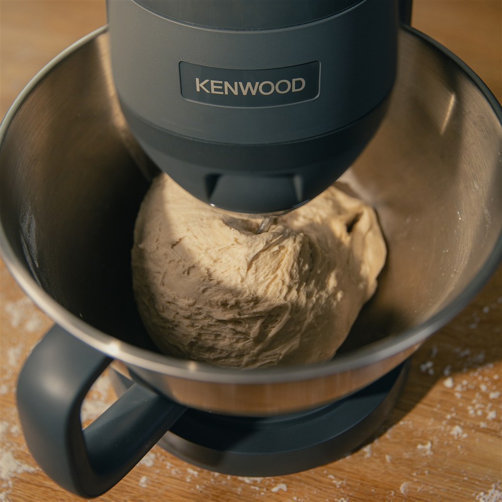Kuchynský robot KENWOOD Multi Tasker KHC30.050GY sivý Hnetenie cesta s kuchynským robotom Kenwood KHC30.050GY Multi Tasker