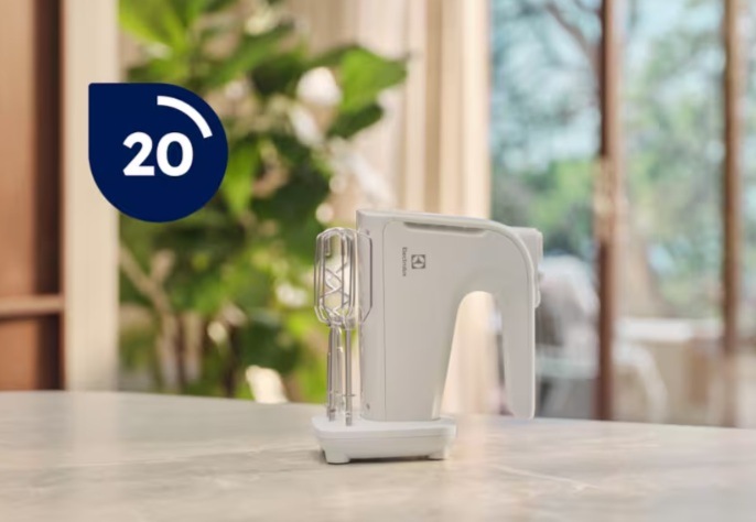 Ručný šľahač Electrolux 300 Mattino 2.0 EHM4W biely Ručný šľahač Electrolux 300 Mattino 2.0 EHM4W biely