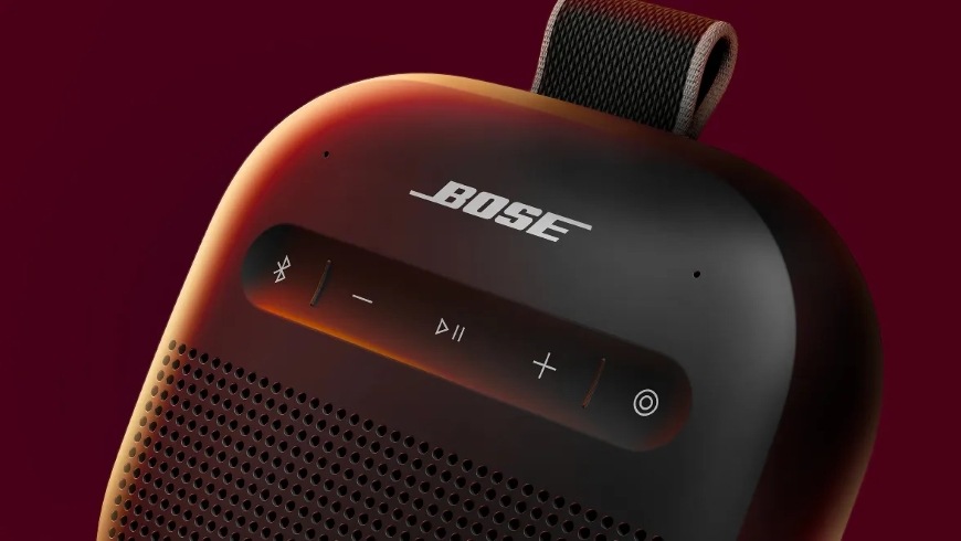 Detail ovládacieho panelu na prenosnom reproduktore Bose SoundLink Micro