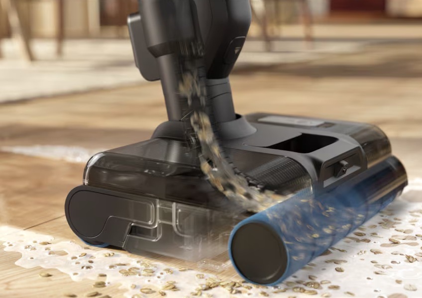 Tyčový vysávač Electrolux 800 Wet&Dry EW82U2DB 3v1 modrý Hubica TriAction mopoja a saje hrubé nečistoty z podlahy.