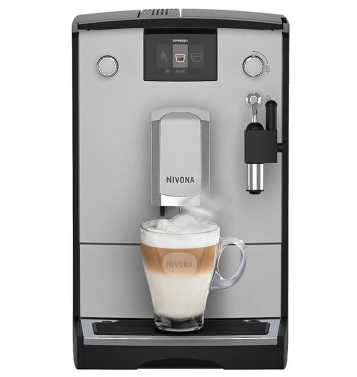 Automatický kávovar Nivona NICR 555 sivý kávovar NIVONA NICR 555 práve pripravil latte s bohatou mlecnou mlecnou penou vďaka systému Spumatore