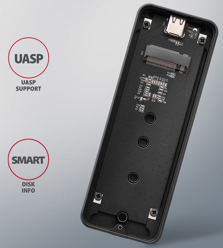 Externý rámček Axagon ARMORED box, USB-C 20Gbps - M.2 NVMe SSD čierny Na obrázku je otvorené vnútro externého boxu AXAGON pre M.2 NVMe SSD. Je vidieť čierna elektronická doska so slotom pre zasunutie SSD modulu hore a niekoľkými montážnymi otvormi pre rôzne dĺžky disku. V hornej časti je tiež USB-C konektor a drobné súčiastky. Vľavo sú dve informačné ikony s textom UASP Support a SMART Disk Info, ktoré upozorňujú na podporované funkcie boxu. Celý obrázok pôsobí ako technická grafika zameraná na výbavu a kompatibilitu zariadenia.