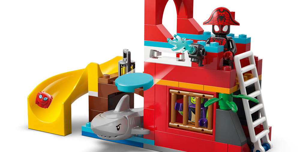 201 kociek LEGO vo vrecúškach, začiatočnícka kocka, obrázkový návod a aplikácie LEGO Builder uľahčujú stavanie.