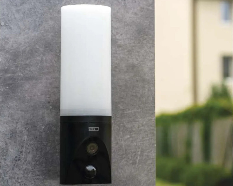 IP kamera EMOS GoSmart Vonkajší IP-310 TORCH s Wi-Fi a svetlom čierna IP kamera EMOS GoSmart Vonkajší IP-310 TORCH s Wi-Fi a svetlom čierna
