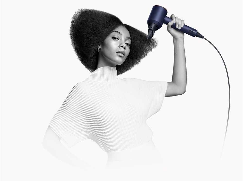 Fén Dyson Supersonic Nural HD16 T1/T2 pruská modrá/medená medený/pruská modrá Stará sa oň pokročilá sieť senzorov Nural™, ktorá zaisťuje automatickú reguláciu prúdenia vzduchu a teploty.
