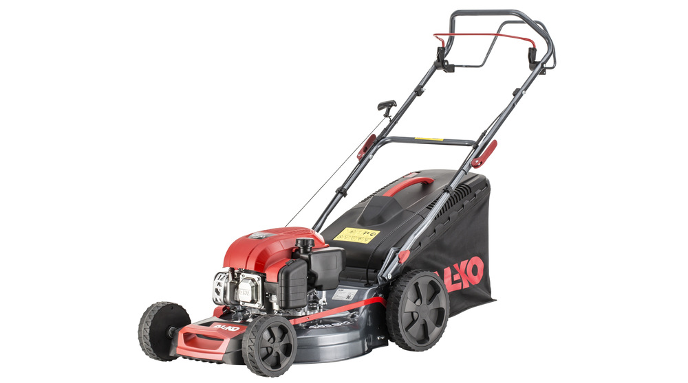 Kosačka AL-KO 4.66 SP-D EASY 4in1 Ergonomická rukoväť a kolesá s guličkovými ložiskami zaisťujú pohodlné ovládanie a ľahké manévrovanie