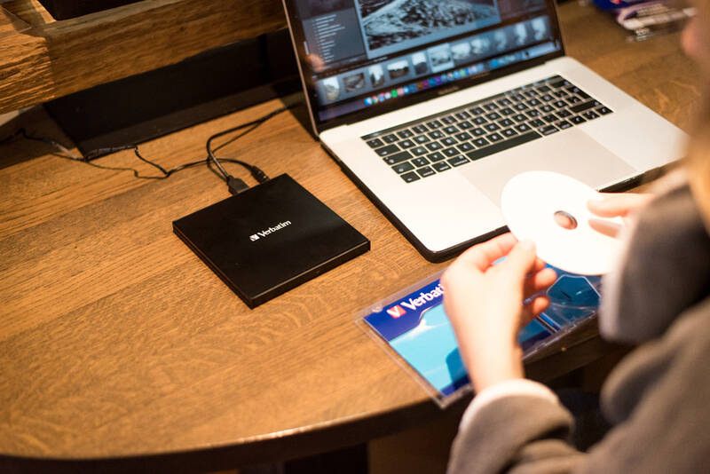 Externá Blu-ray napaľovačka Verbatim Slimline Ultra HD 4K USB-C čierna Externá Blu-ray napaľovačka Verbatim Slimline Ultra HD 4K USB-C čierna