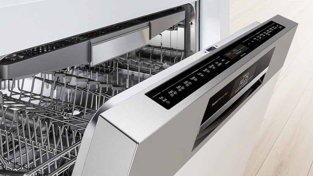 Odšťavovač Bosch MES25C0 biely/vínový Odšťavovač Bosch MES25C0 biely/vínový