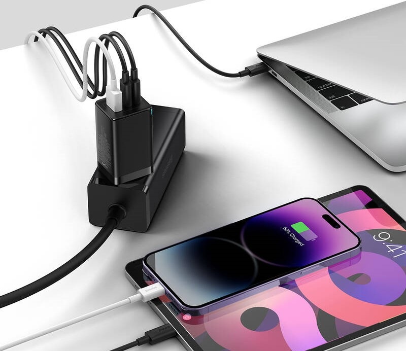Nabíjačka do siete Baseus GaN5 Pro, 2x USB-C, USB-A, 65W + USB-C kábel 1m čierna Nabíjačka do siete Baseus GaN5 Pro, 2x USB-C, USB-A, 65W + USB-C kábel 1m čierna