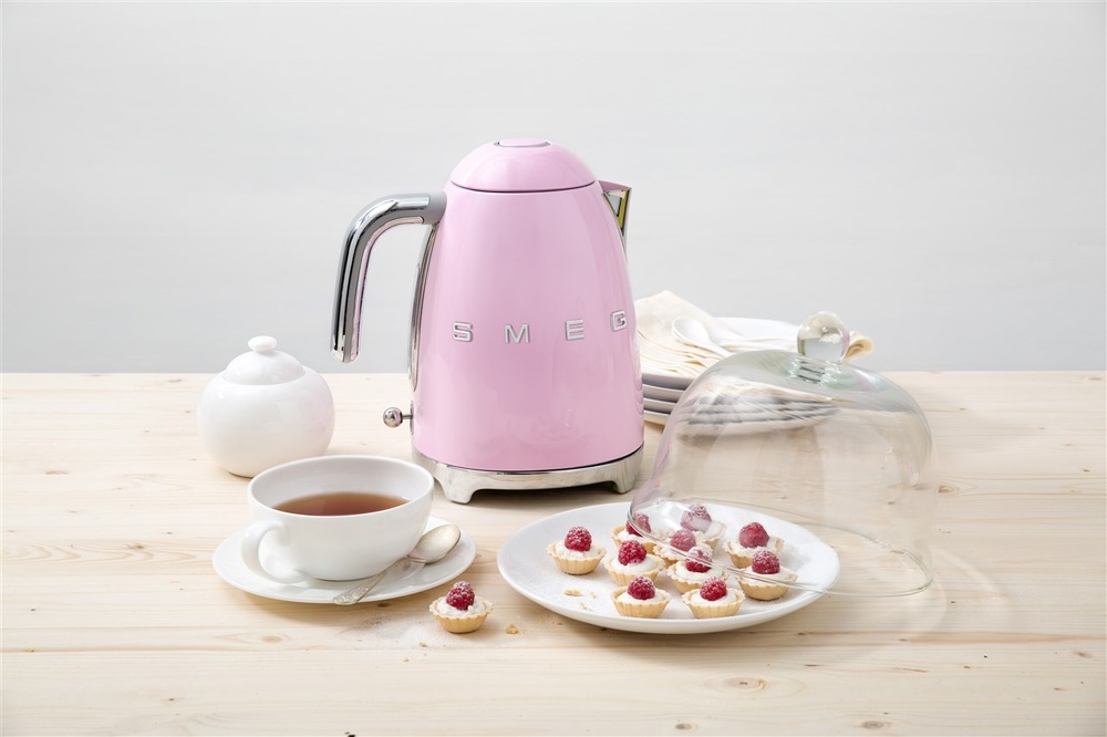 Rýchlovarná kanvica Smeg 50's Retro Style KLF03PKEU ružová
