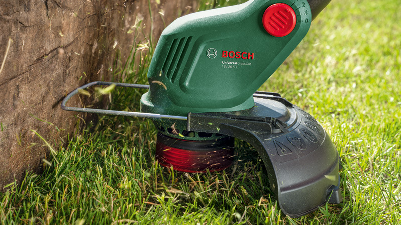Kosačka strunová Bosch UniversalGrassCut 18V-23-450 (bez batérie) Kosačka strunová Bosch UniversalGrassCut 18V-23-450 (bez batérie)