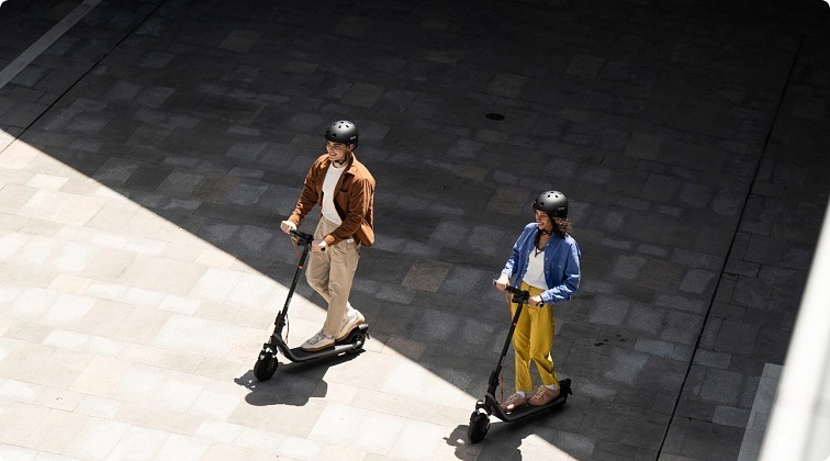 Elektrická kolobežka Segway E2 Plus E II antracitová farba Elektrická kolobežka Segway E2 Plus E II antracitová farba