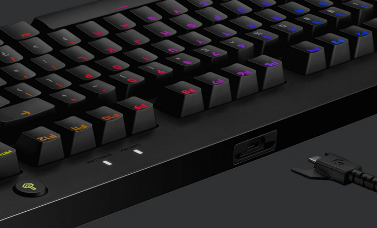 Klávesnica Logitech Gaming G Pro, GX Blue Clicky, US čierna Klávesnica Logitech Gaming G Pro, GX Blue Clicky, US čierna