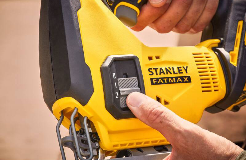 Priamočiara píla Stanley FatMax SFMCS600B-XJ (bez batérie)