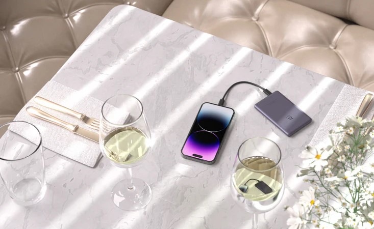 Powerbank ADAM Elements GRAVITY C5 5000 mAh fialová Powerbank ADAM Elements GRAVITY C5 5000 mAh fialová
