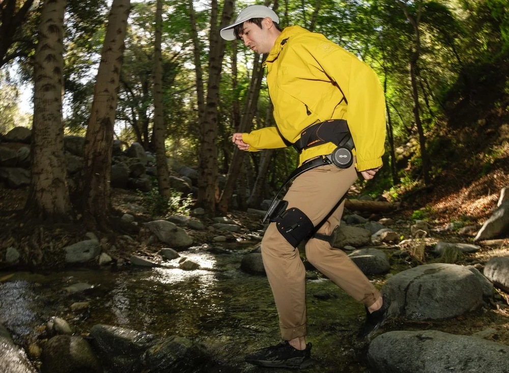 Exoskeleton Hypershell Max S veľmi pomáha a uľahčuje aj chôdzu dole a šetrí pritom kĺby.